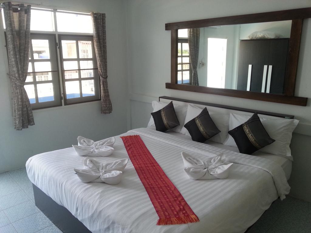Chaam Guesthouse Cha-Am Exterior photo