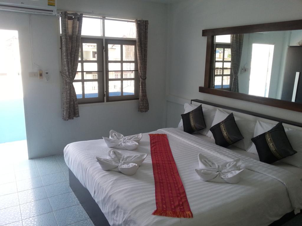 Chaam Guesthouse Cha-Am Exterior photo